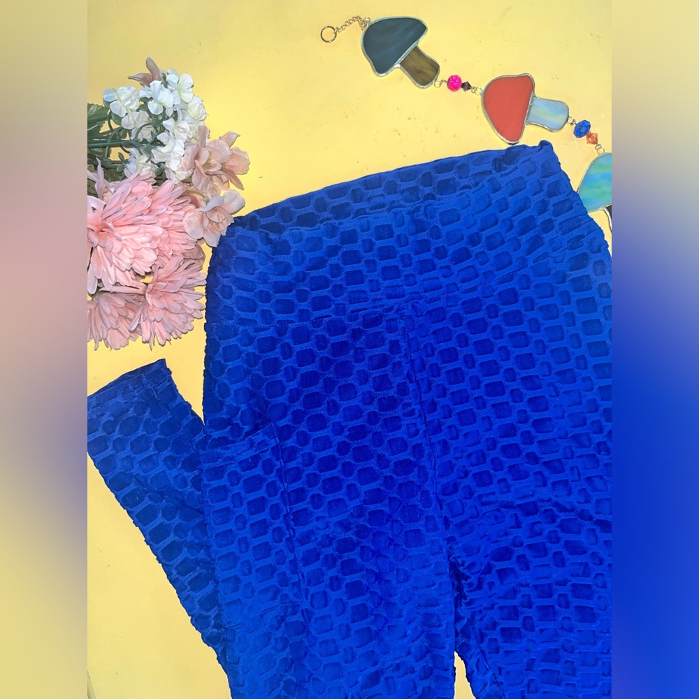 The BOOTYYYY leggings